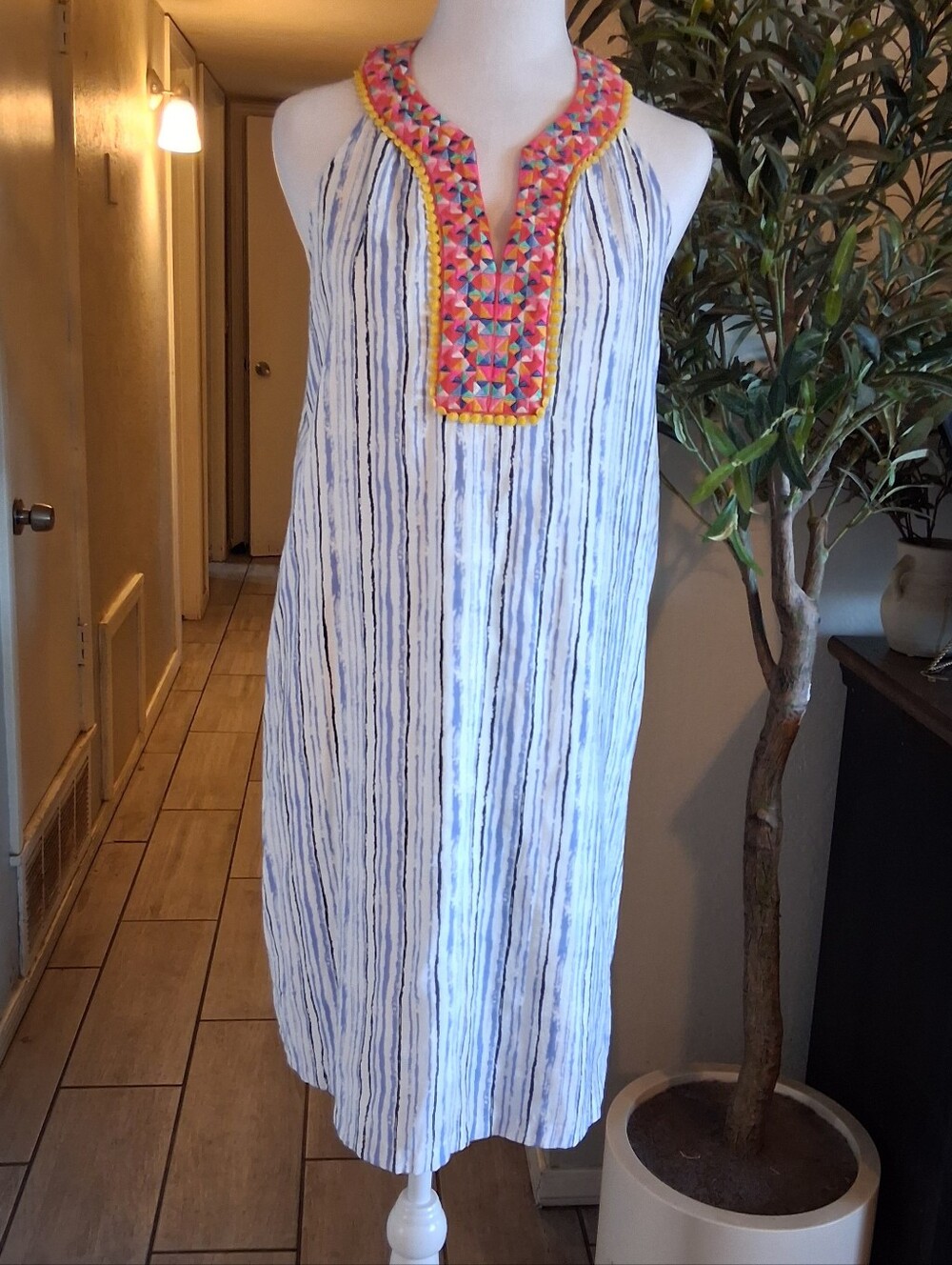 THML‎  Embroidered Halter Dress Sleeveless White Blue SzM Summer Vacation - Picture 2 of 15
